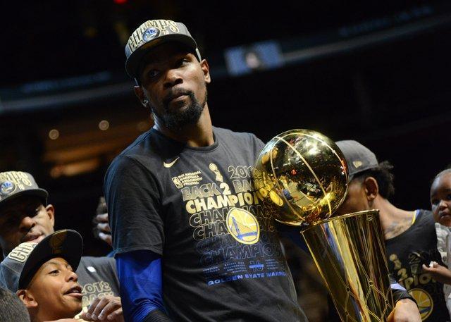 前锋虽然外 前锋虽然外